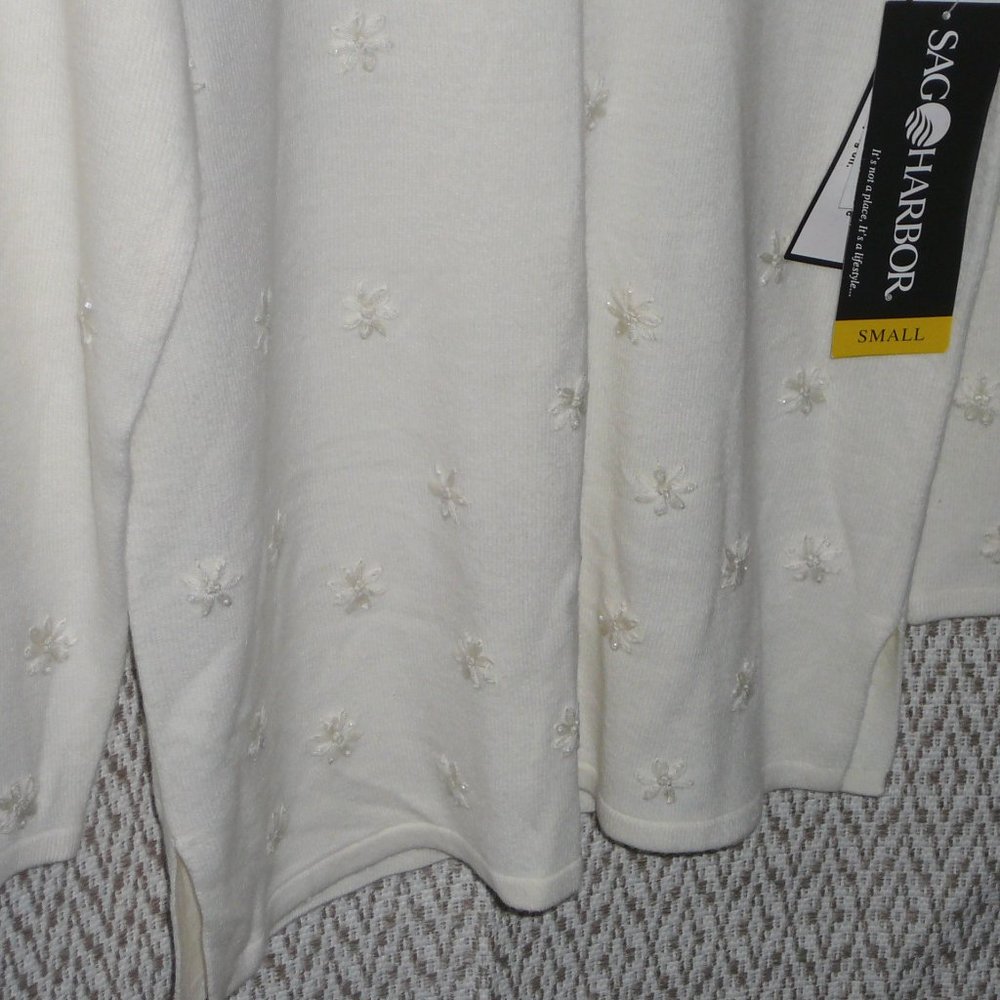 Sag Harbor Embroidered Sweater Pearl Accent S NWT - Picture 7 of 11